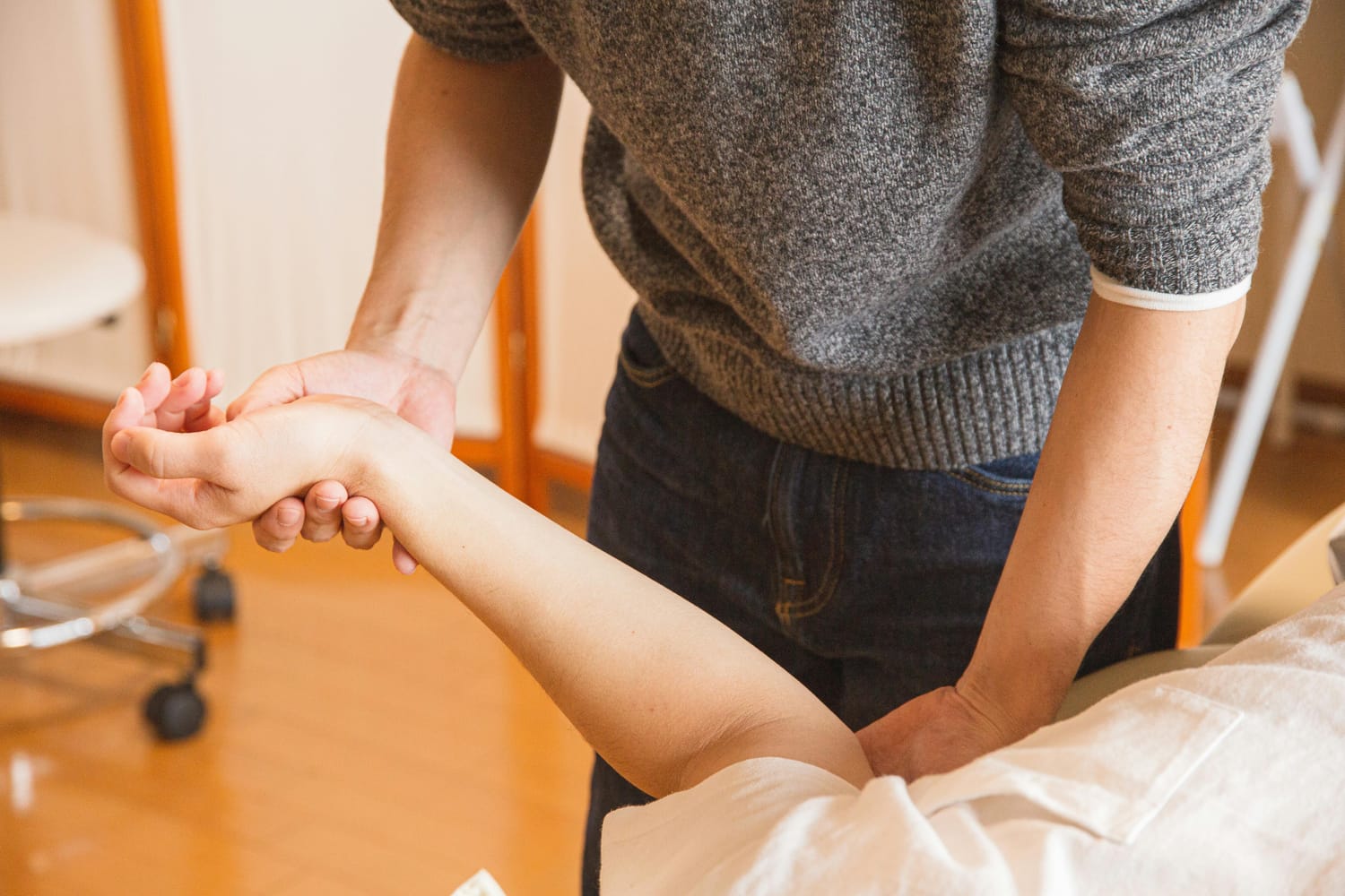 Ostéopathe tendinite : comment trouver le bon spécialiste pour soulager ses douleurs