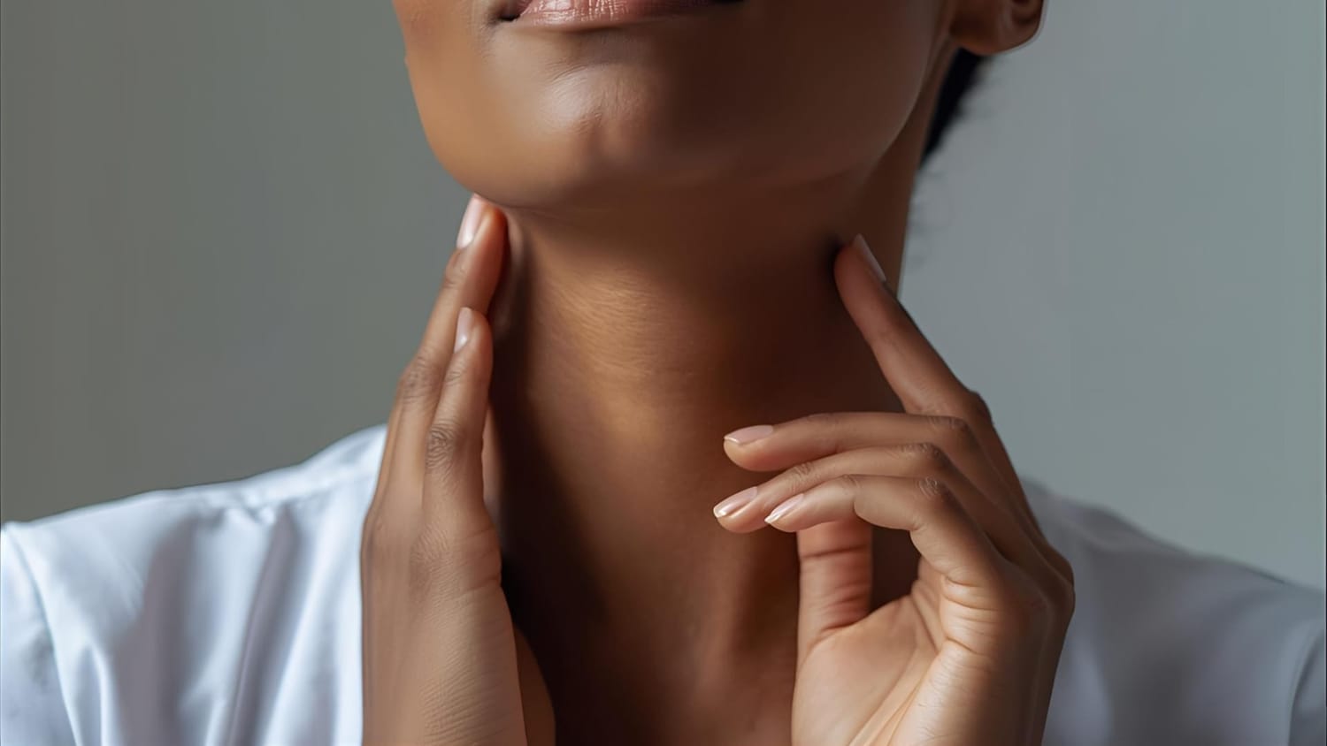 Hyperthyroïdie : tous les signes à connaître + comment elle est prise en charge