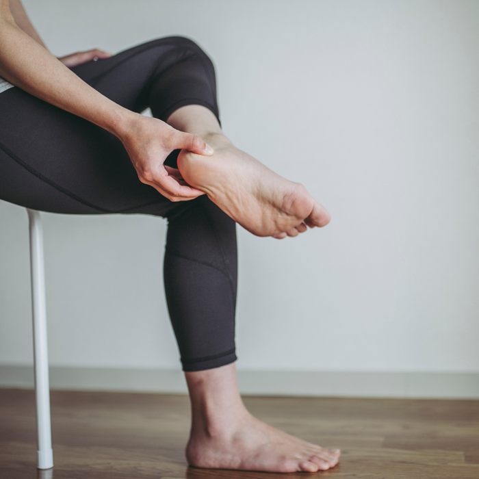Douleur au talon au réveil : causes possibles et solutions